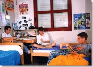 Une chambre de l'internat garons